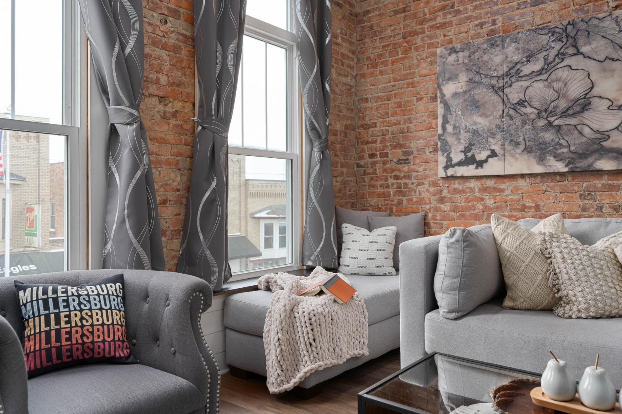 Spacious Luxury Apt In Historic Downtown - Oh Amish Country Millersburg Kültér fotó