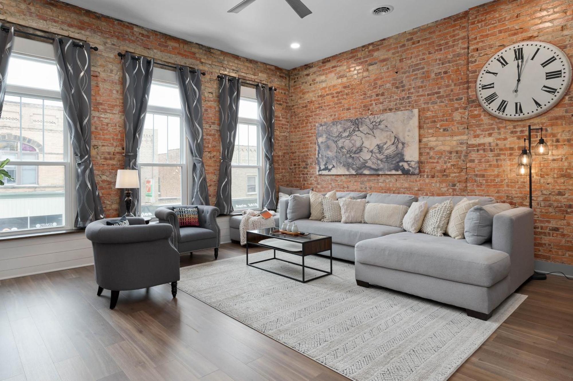 Spacious Luxury Apt In Historic Downtown - Oh Amish Country Millersburg Kültér fotó