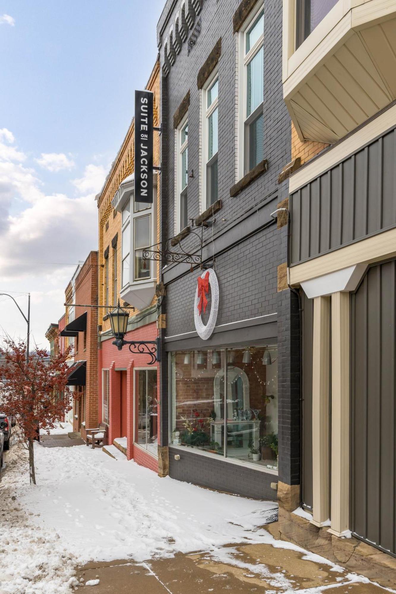 Spacious Luxury Apt In Historic Downtown - Oh Amish Country Millersburg Kültér fotó